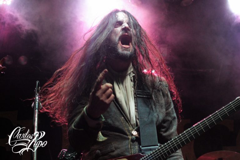 O vocalista e guitarrista Francesco Paoli, líder da banda Fleshgod Apocalypse