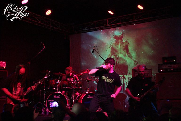 Suffocation faz show em alto e bom som em SP