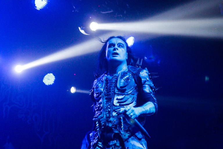 Com casa cheia, Cradle of Filth se apresenta em São Paulo