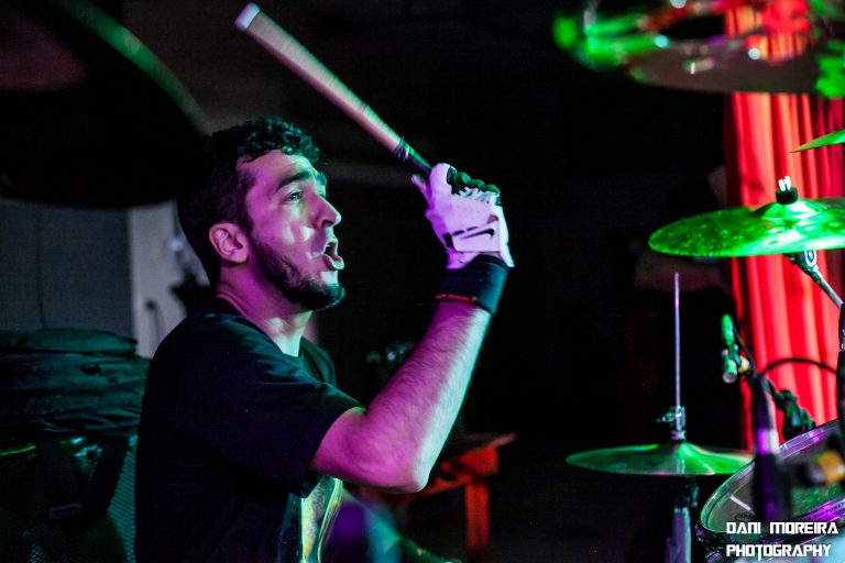 Hellish War no palco do Guaru Metal Fest