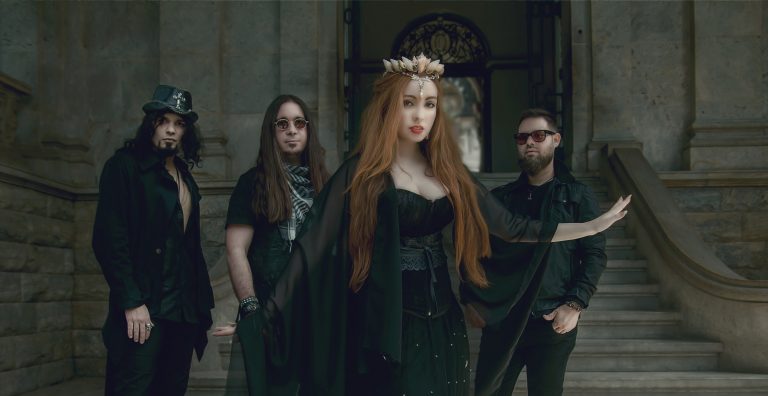 Após crowdfunding bem-sucedido, Lyria lança novo disco e clipe