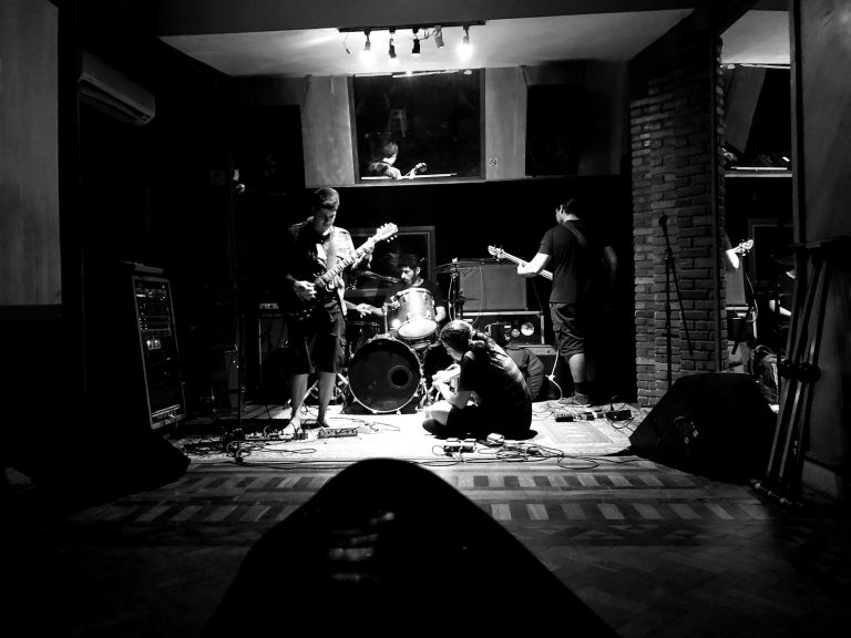 Banda carioca estreia na Abraxas Records com registro de músicas densas e reflexivas Banda carioca estreia na Abraxas Records com registro de músicas densas e reflexivas