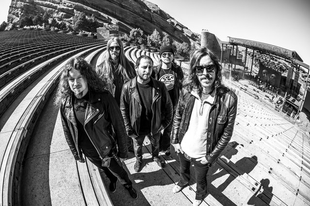 Opeth revela novo vídeo ao vivo ‘Demon Of The Fall’