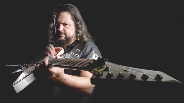 O evento foi idealizado pelo vocalista e guitarrista Alexandre Grunheidt, da banda Ancesttral O evento foi idealizado pelo vocalista e guitarrista Alexandre Grunheidt, da banda Ancesttral