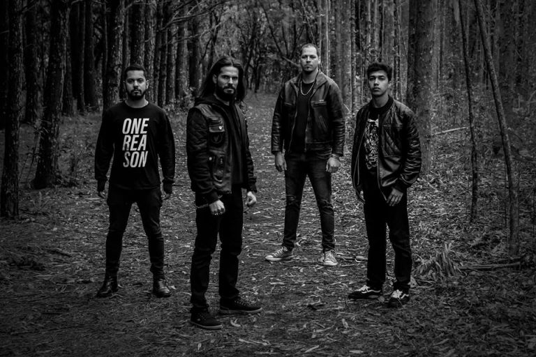 Doomsday Hymn lança promoção sobre novo single