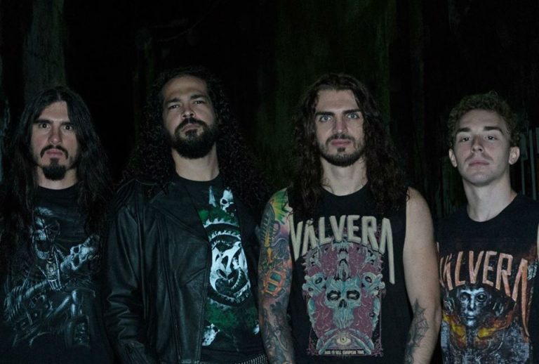 A energia Rock And Roll e a velocidade do Thrash Metal em um single A energia Rock And Roll e a velocidade do Thrash Metal em um single