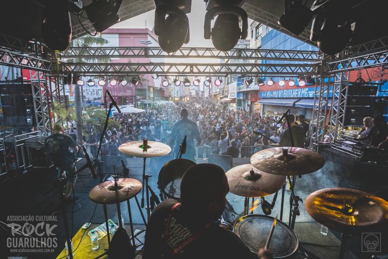 Associação Cultural Rock Guarulhos realiza CarnaRock 2019 no Calçadão da Dom Pedro, no centro