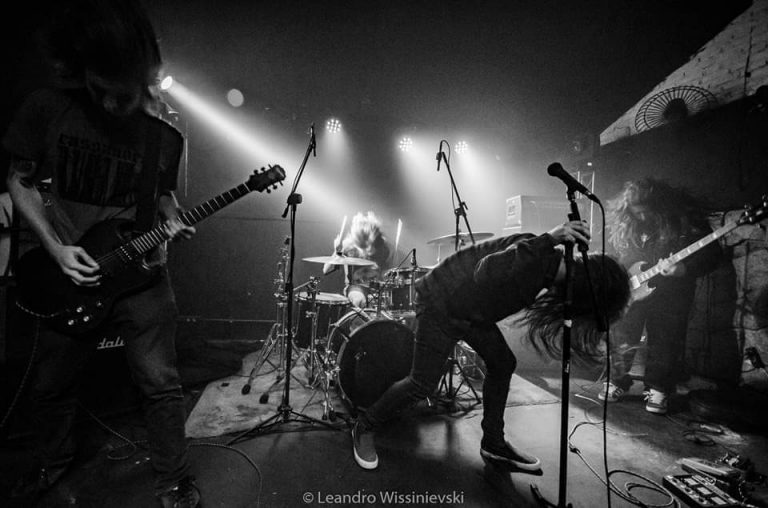 Banda de Brusque/SC redireciona sonoridade para doom com nuances de blues, influenciado por Sleep e Belezebong Banda de Brusque/SC redireciona sonoridade para doom com nuances de blues, influenciado por Sleep e Belezebong