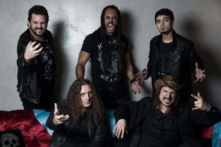 Após cancelamento do DVD, Angra anuncia lançamento de videoclipe ao vivo com a cantora Sandy