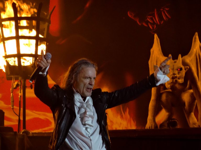 Iron Maiden leva uma multidão ao estádio do Morumbi em São Paulo