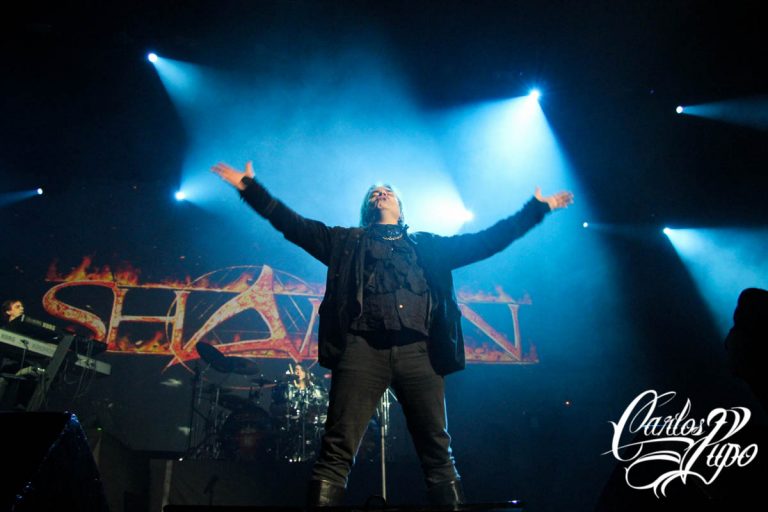 O vocalista Andre Matos, da banda brasileira Shaman, se apresenta durante o Free Pass Metal Festival III, no Espaço das Américas, em São Paulo, na noite de domingo, 02 de Junho de 2019