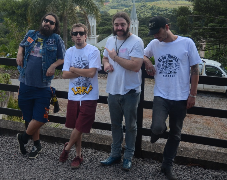 Lo Fi e Grogue lançam EP em tributo à amizade e ao punk rock