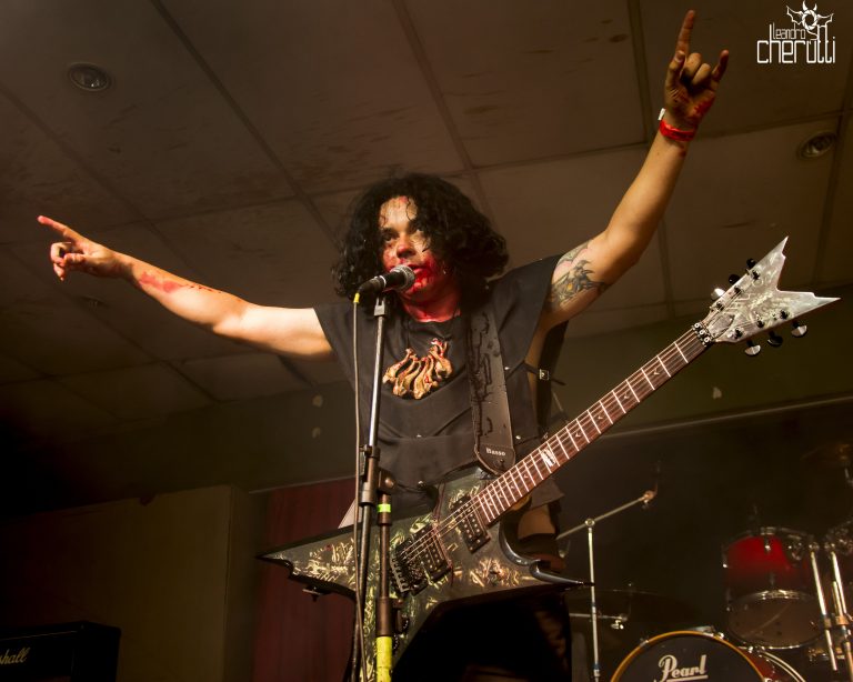 Mauro Medeiros, vocalista e guitarrista do Necrohunter