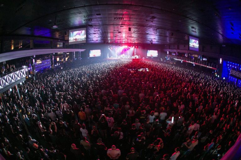 Produtores de eventos se unem em busca de doações para trabalhadores informais que atuam na área e estão sem renda