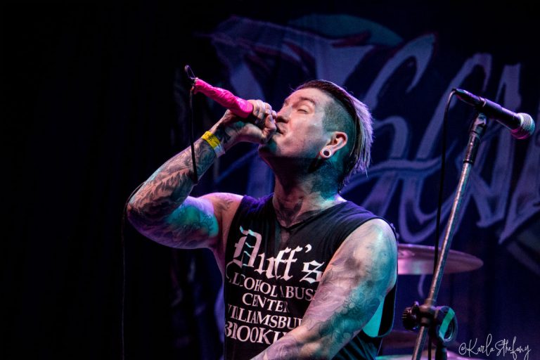 Escape the Fate reúne legião de fãs no show em São Paulo