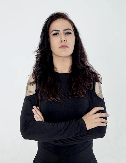 Michelle Godinho, vocalista e baixista
