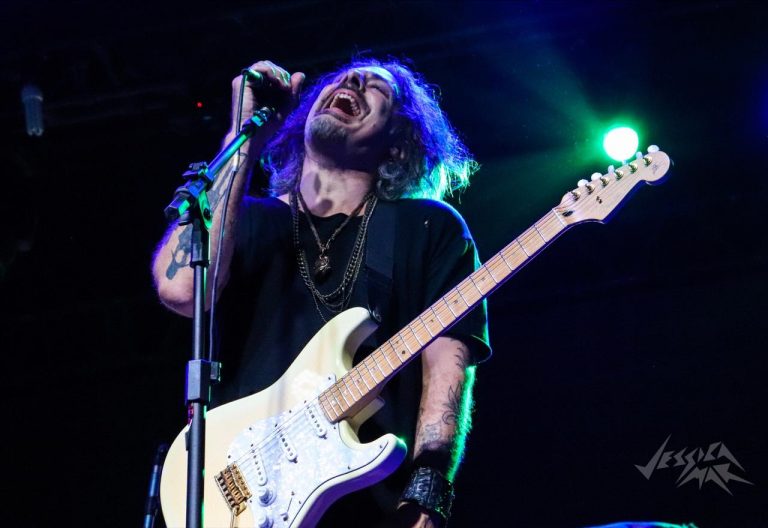 Richie Kotzen mostra talento e feeling musical com seu Blues Rock em São Paulo
