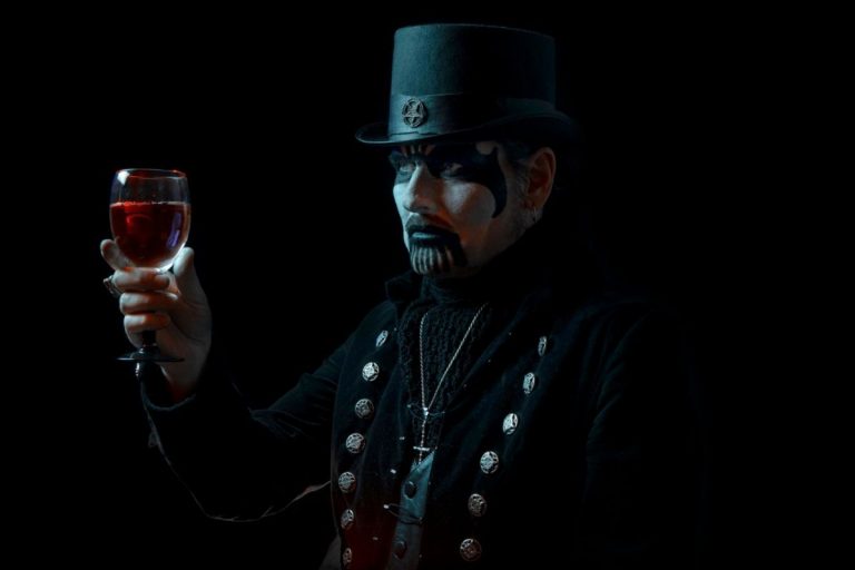 Memory Remains: King Diamond – 36 anos de “Fatal Portrait” e a estreia avassaladora do mestre