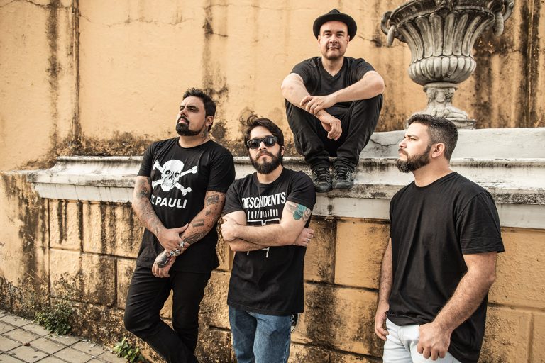 Backdrop Falls participa de compilação do  selo italiano Duff Records