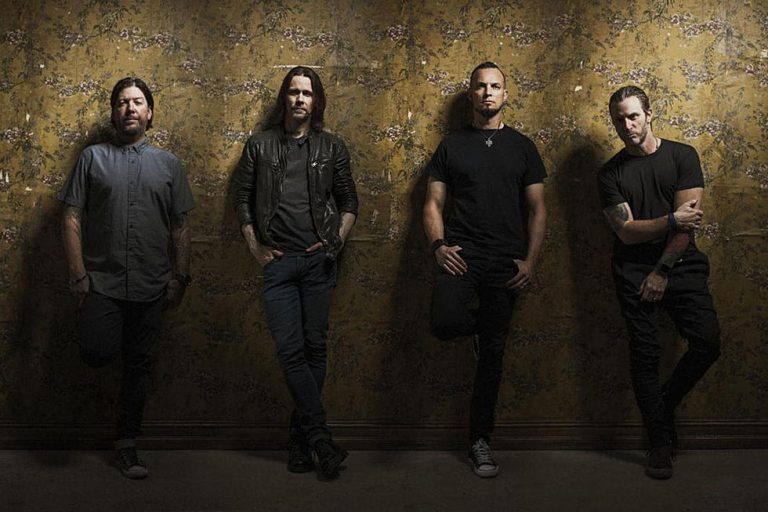 Alter Bridge lança novo vídeo para a faixa ‘Godspeed’