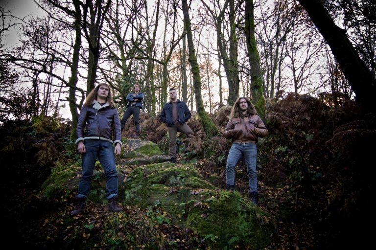 Dark Forest retorna em Abril com o novo álbum ‘Oak, Ash & Thorn’