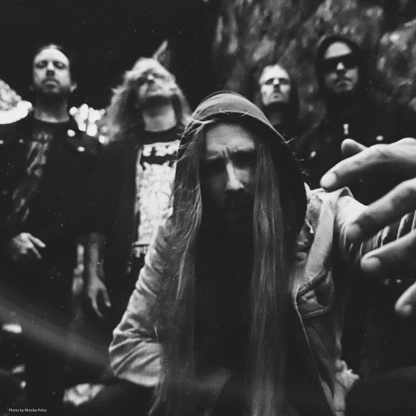 Mass Worship libera vídeo para a música ‘Dreamless Graves’