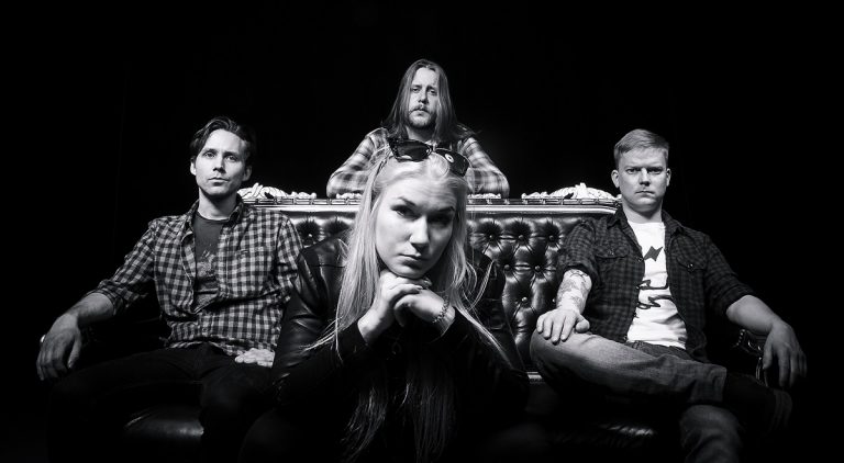 Jo Below, banda finlandesa de hard rock, lança um novo single de seu EP de estreia