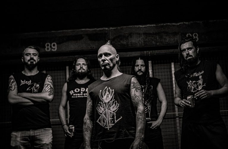 BARK apresenta seu novo videoclipe  “Mass Lobotomy”