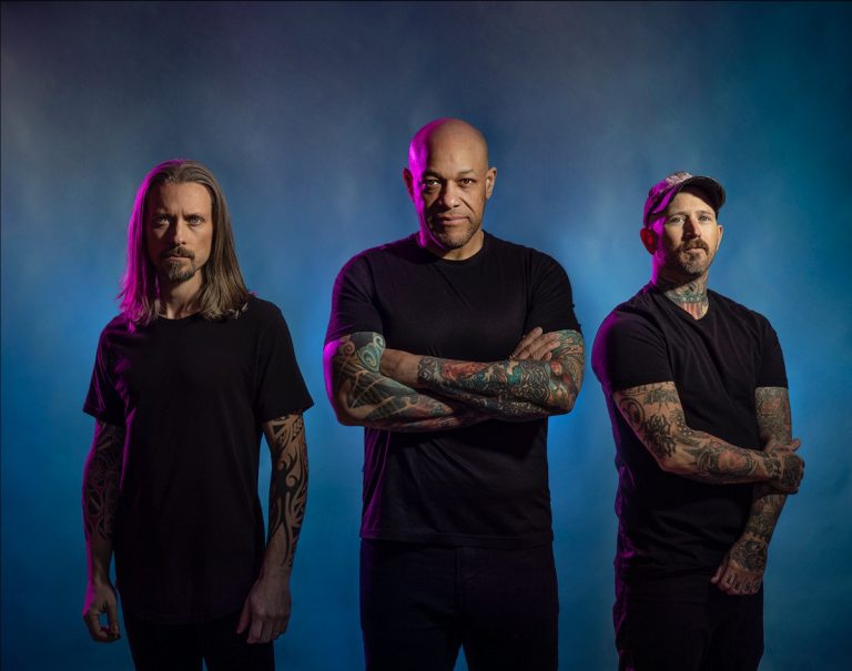Light the Torch anuncia novo álbum ‘You Will Be The Death Of Me’