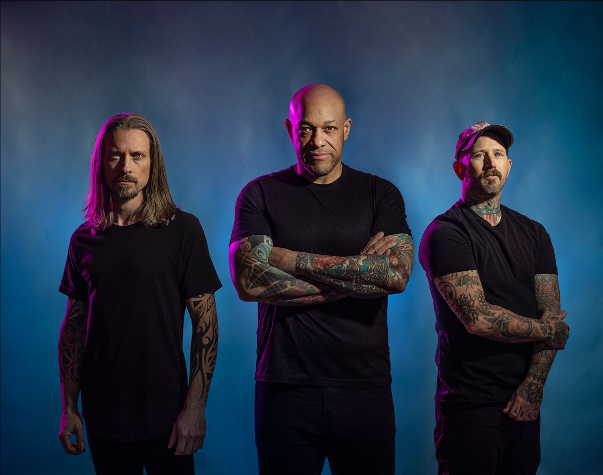 Light the Torch lança nova música 'More Than Dreaming' Headbangers News
