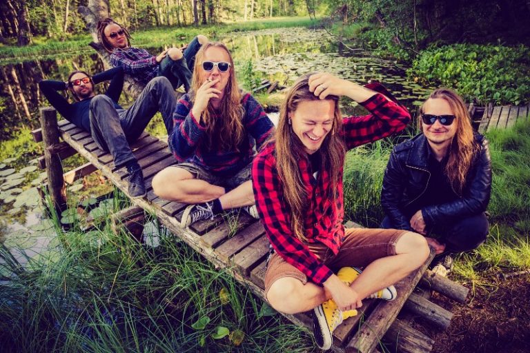Rootbrain: pioneiros do Black Grunge continuam saga com som mais agressivo em segundo single Gone by the Waves