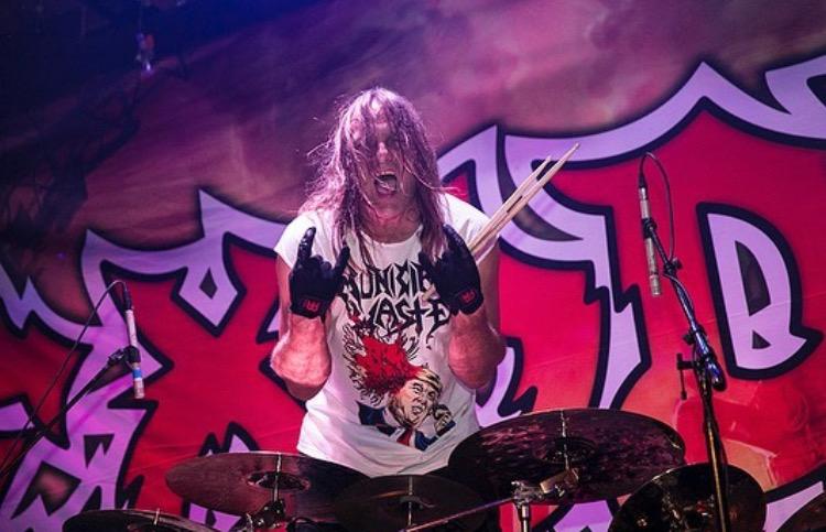 Exodus: Tom Hunting revela possuir carcinoma escamoso no estômago