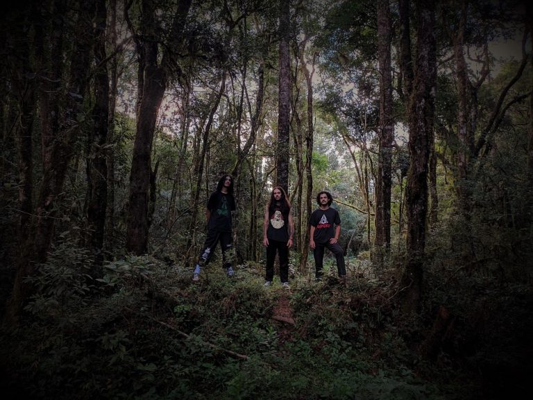 Acidemia: trio catarinense de Stoner/Doom lança novo single “Névoas de Ácido”