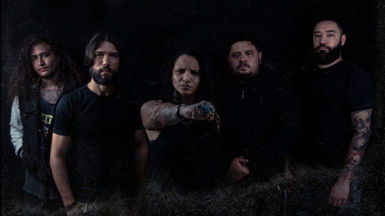 Corja!: com gutural feminino, expoente do metal nordestino lança disco de estreia ‘Insulto’ e aposta em visual performático em novo clipe ‘Do Lar ao Caos’