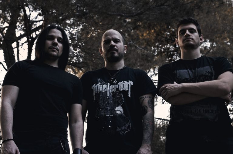 Dissenting Minds lança álbum de estreia denso e pesado ‘Fly In The Face Of God’