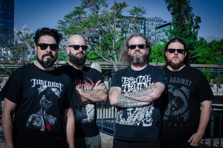 Criminal lança lyric video para ‘Live on Your Knees’