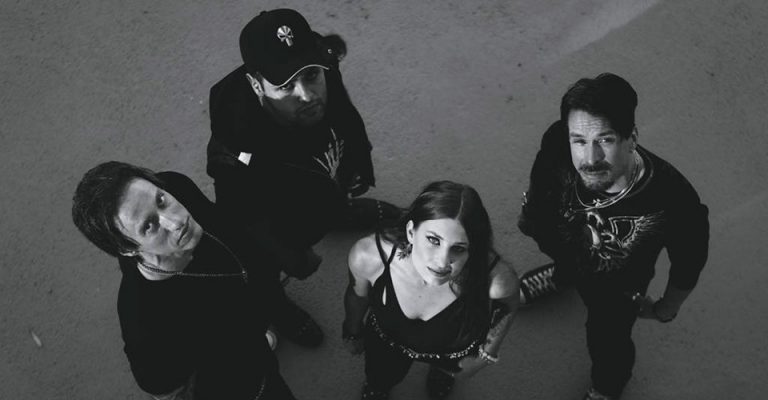 Velvet Chains lança novo single “Strangelove”
