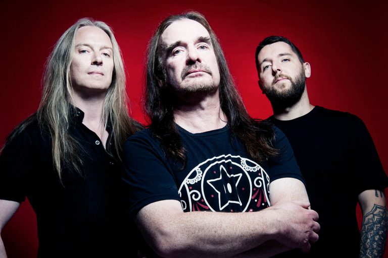 Carcass comenta arte da capa para o álbum ‘Torn Arteries’ em novo trailer