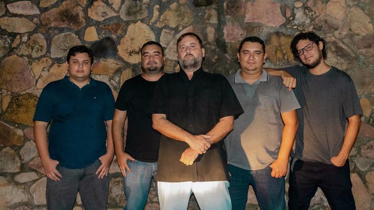 Gear une rock e ritmos amazonenses no lançamento do single ‘White Feather’