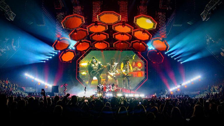 Kiss reagenda datas dos shows no Brasil para abril e maio 2022