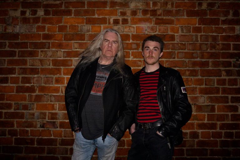 Disco de estreia do Heavy Water, novo projeto do vocalista do Saxon, Biff Byford, será lançado no Brasil pela Heavy Metal Rock