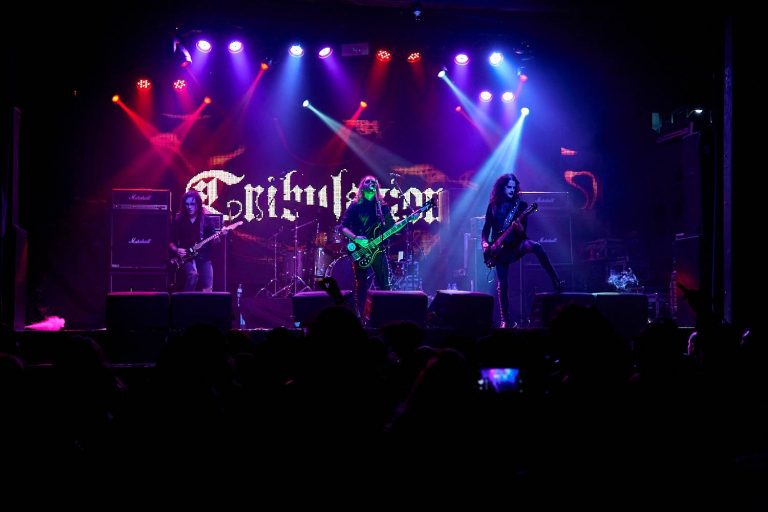 A banda sueca Tribulation se apresentou no terceiro dia do festival