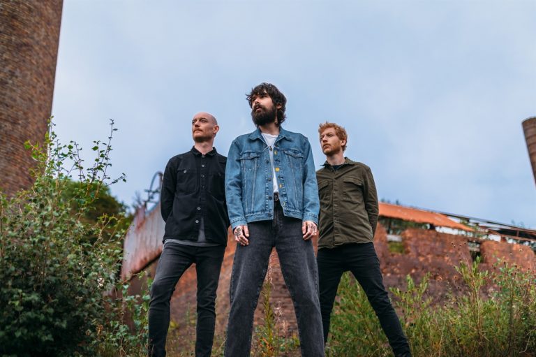 Biffy Clyro lança o aguardado novo álbum ‘The Myth of the Happily Ever After’