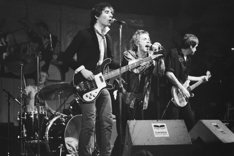Memory Remains: Sex Pistols – 44 anos de “Never Mind the Bollocks Here’s the Sex Pistols”, a avalanche punk no Reino Unido