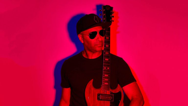 Tom Morello lança novo álbum ‘The Atlas Underground Fire’