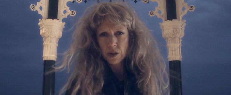 Guitarrista Judy Granville lança novo single; Ouça “I’ll Survive”
