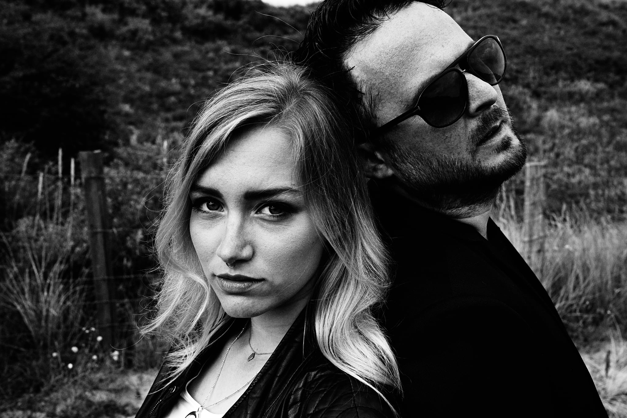 Eruption Artistique: projeto de rock alternativo lança single “Ball&Chain”