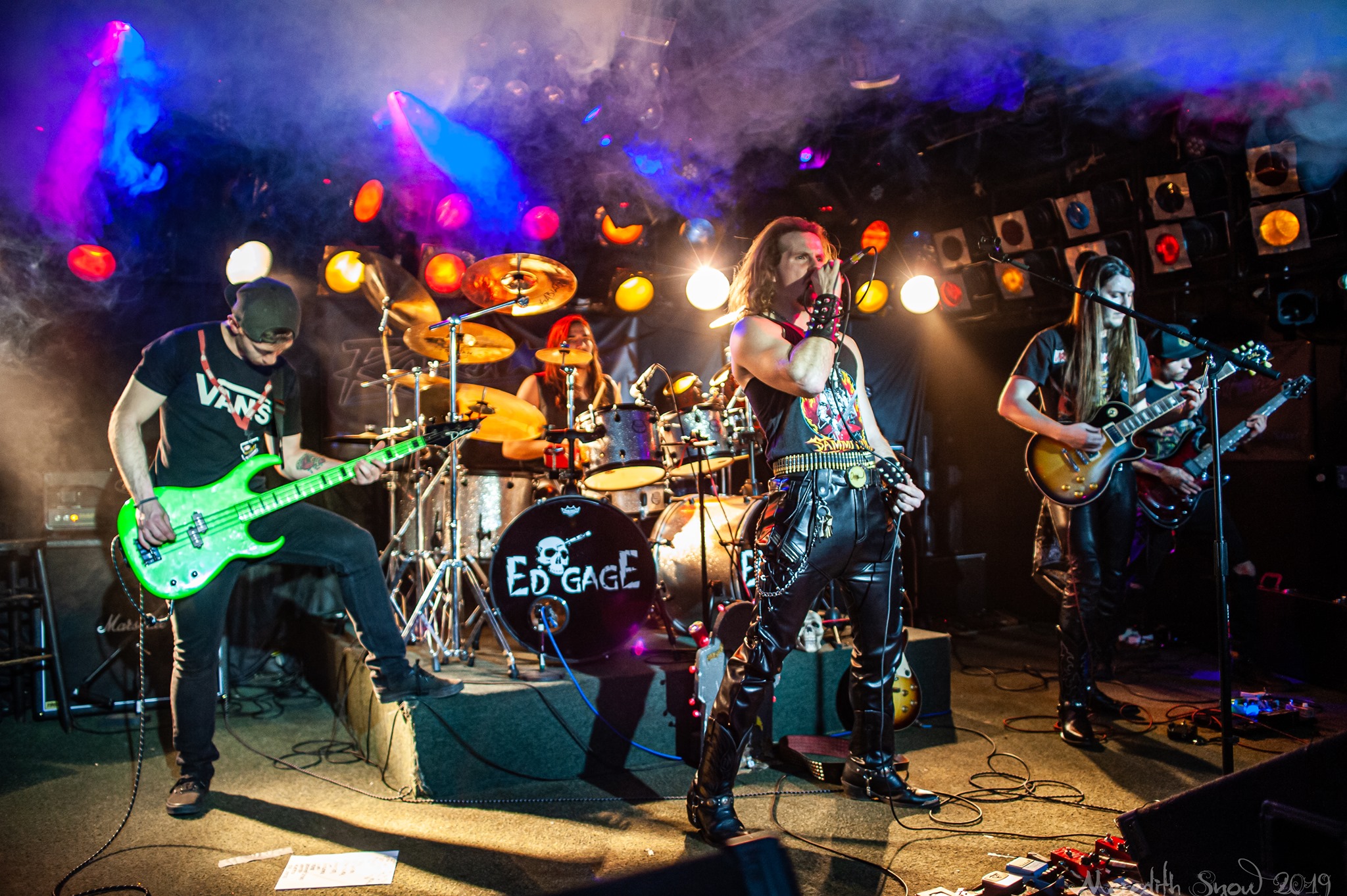 Ed Gage: artista revelação do hard rock lança EP ‘Moth To The Flame’