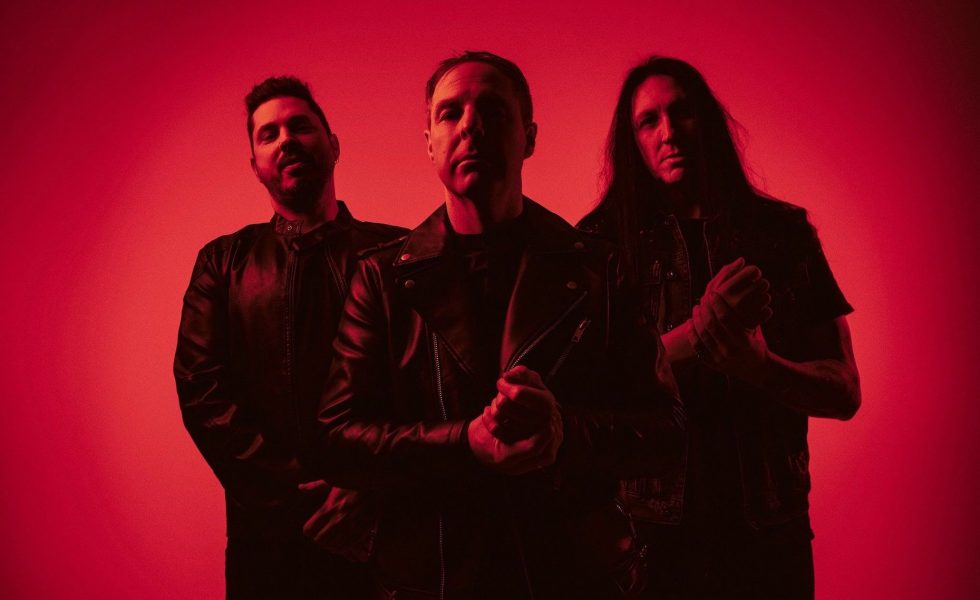 Australianos do Fight The Sun unem riffs monstruosos e vocais crescentes no novo single ‘Friends are Enemies’
