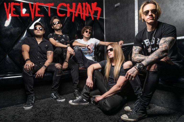 Expoente do hard rock, Velvet Chains lança o single inédito ‘Back on the Train’
